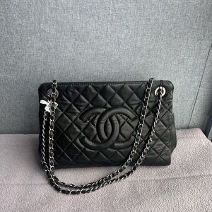 Chanel Black Quilted Shoulder Bag with Chain Strap
